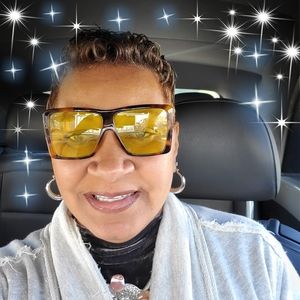 Meet your Posher, Latonya